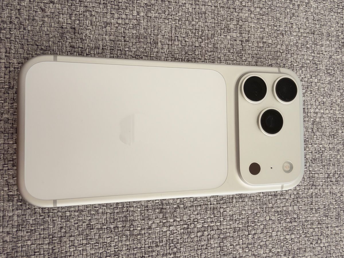 Apple Telefoni cellulari / Smartphones: IPhone 17 Pro 512GB silber – Usato da Steinhausen venduto da Tanja3003 4
