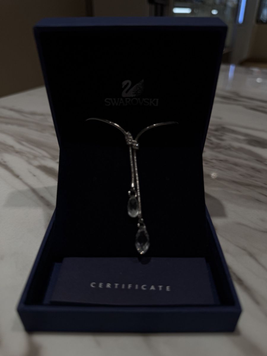 Catenine: Swarovski Kette mit Tropfenanhängern  – Nuovo e nell'imballaggio originale da Schaffhausen venduto da glamour-shop 1