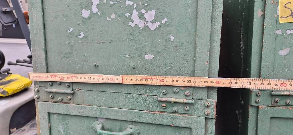 Scaffali: Zwei Stahlschränke mit Klapptüren – Usato da Schaan venduto da hub_9kl8 3