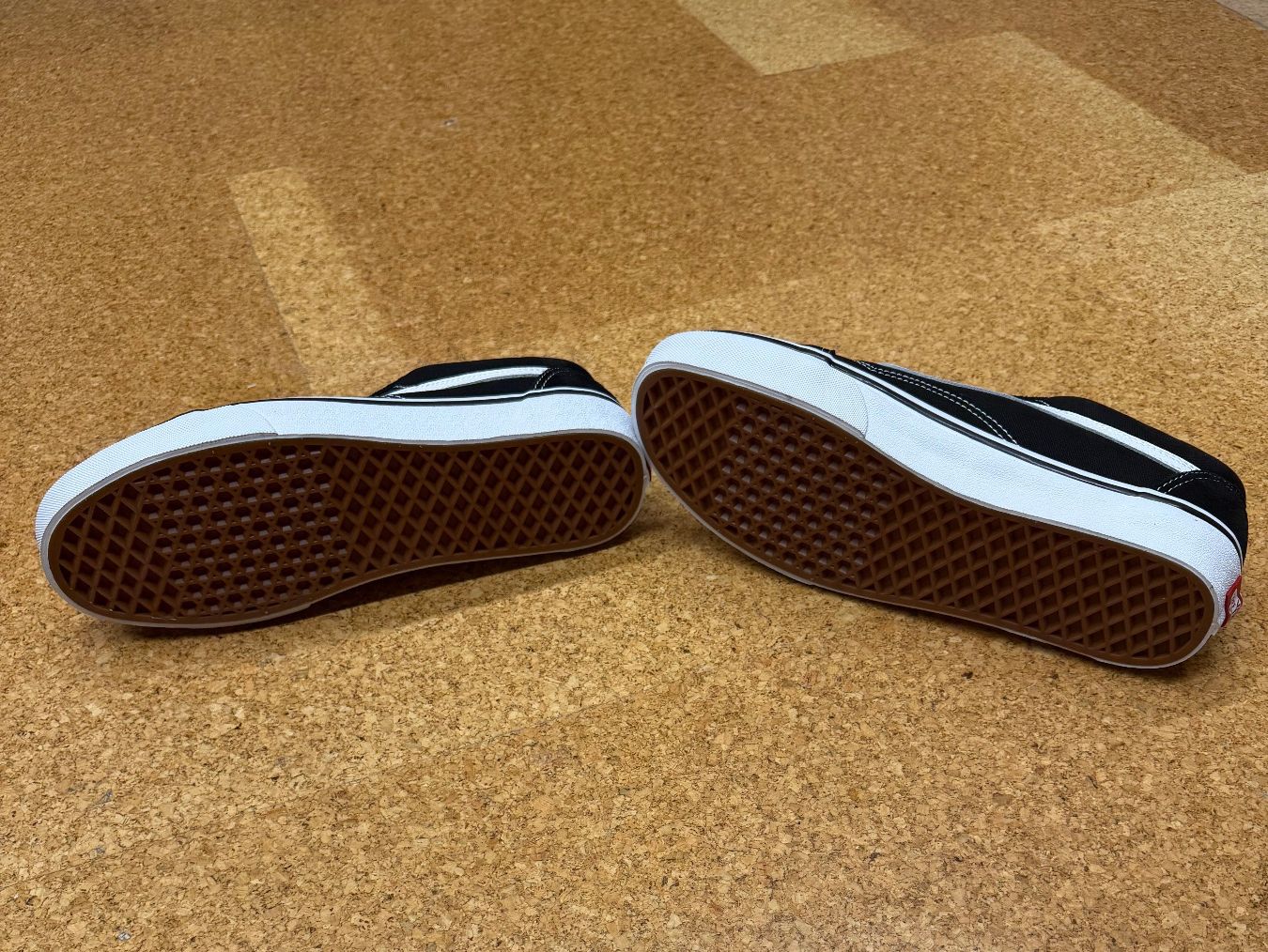 Vans Scarpe da uomo: NEU Vans Old Skool Grösse 42.5 - Orginal – Nuovo (secondo la descrizione) da Einsiedeln venduto da Fippo331 3