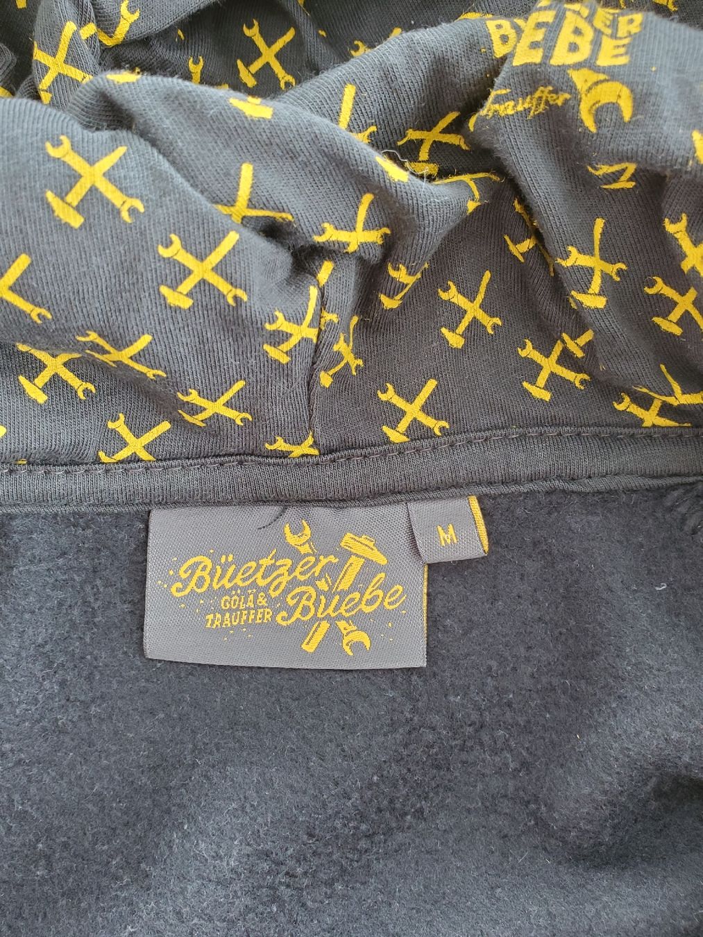 Maglioni & Felpe: Büetzer Buebe Hoodie Gr. M – Usato da Schwarzsee venduto da dergli01 5