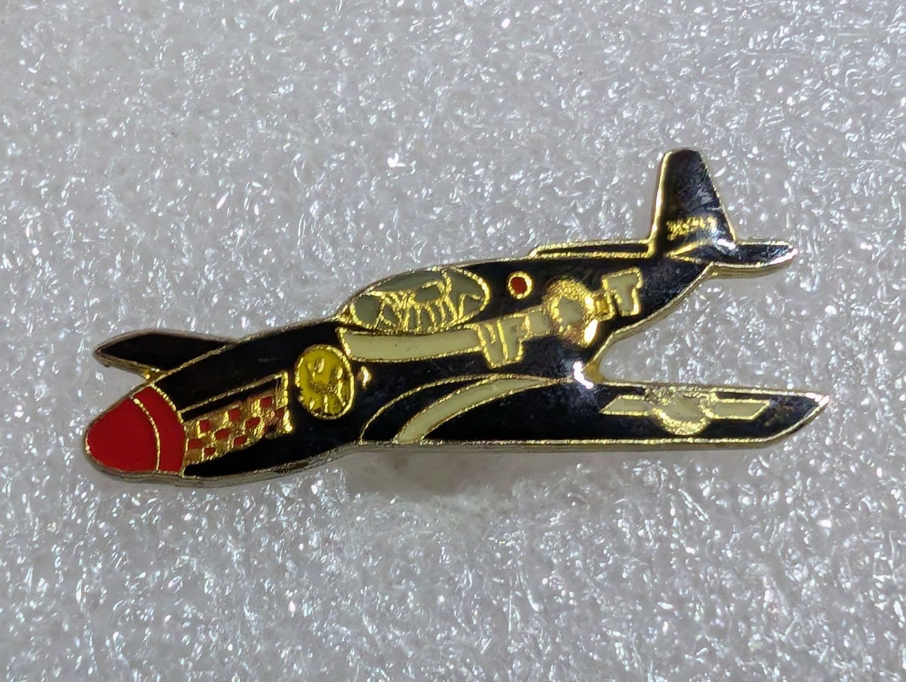 Plaketten & Abzeichen: Ansteckpin 251: Flugzeug – Gebraucht aus Oppligen von Pin-Fall-Shop