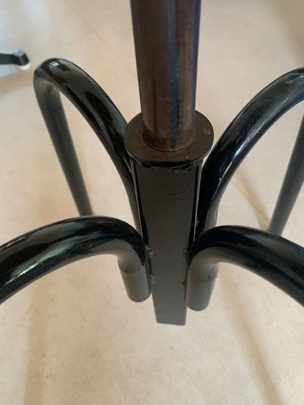 Sgabelli: Vierbeinhocker Industrial Design Sitzdurchmesser 30 cm – Usato da zürich venduto da ellenb22 5