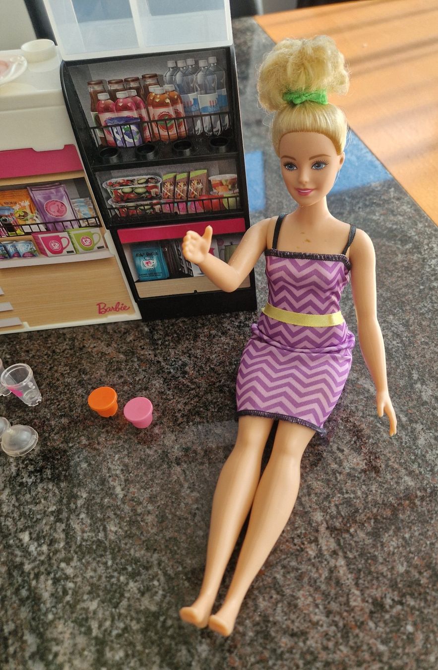 Spielzeuge: Barbie Kiosk mit Puppe – Gebraucht aus Wangs von dr74