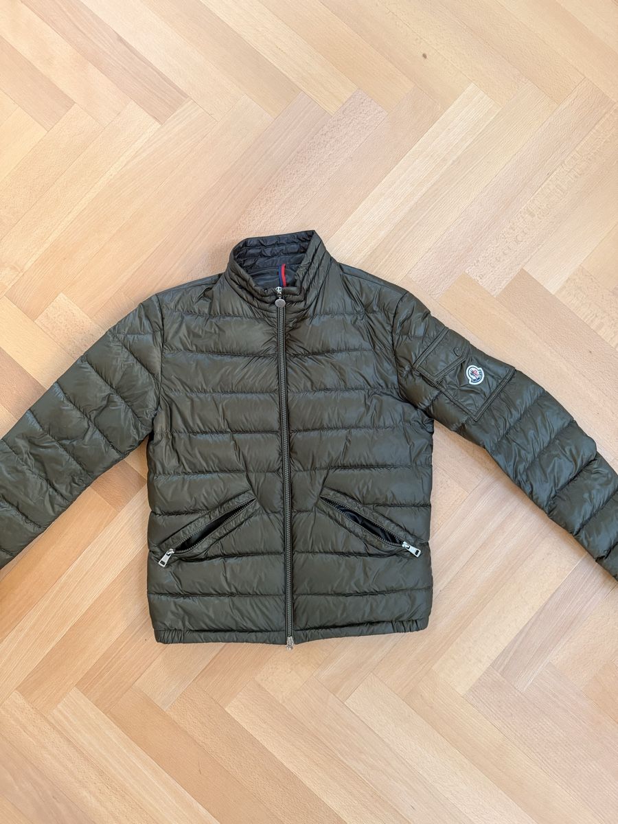 Moncler Giacche: Moncler Olive Lightweight Padded Jacket - Size 1 – Usato da Zürich venduto da annaballerina97 1
