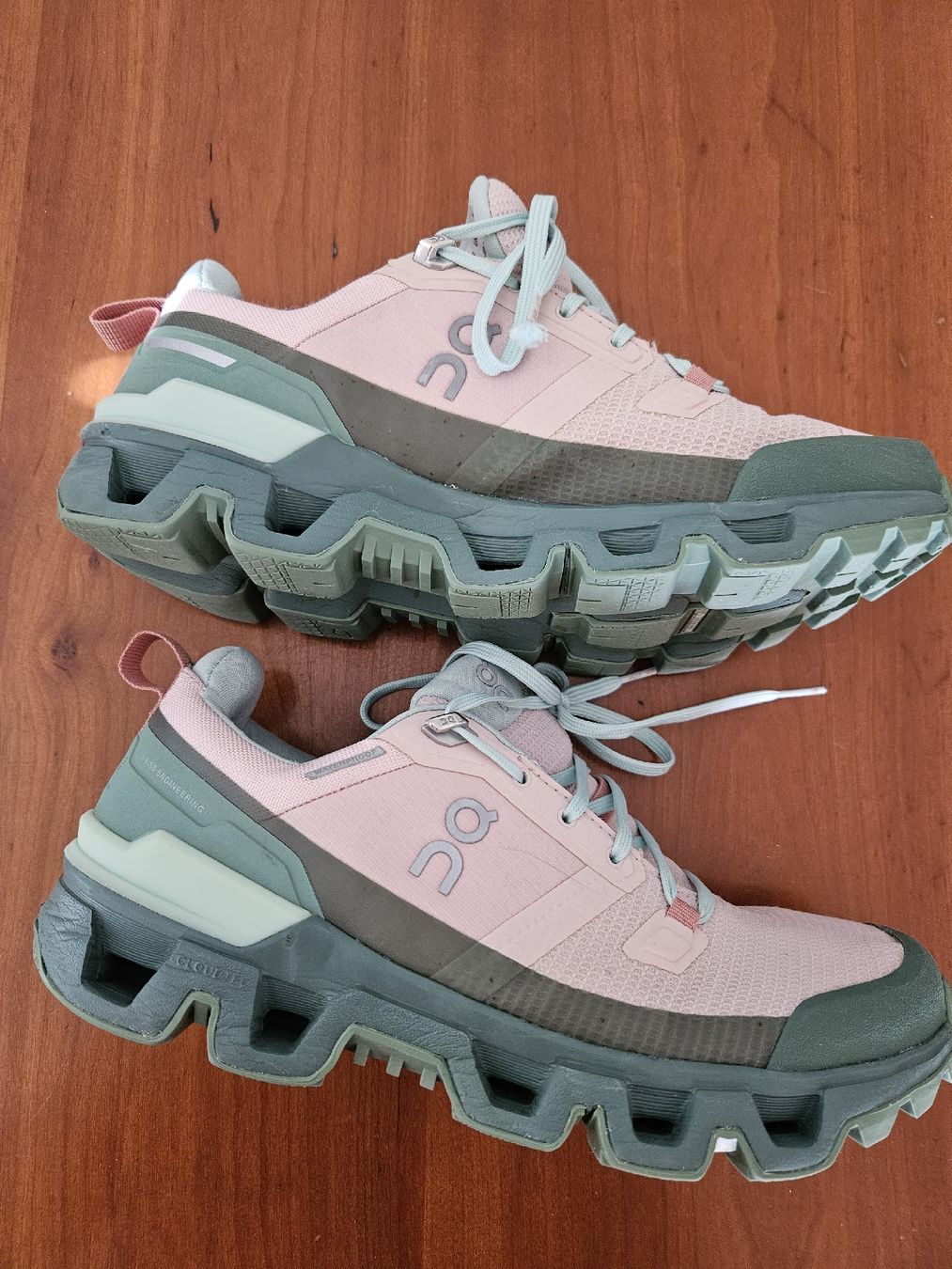 On Scarpe da donna: On Cloud Damen Laufschuhe, Grösse 39, hellgrün/rosa – Nuovo (secondo la descrizione) da Muri AG venduto da Anja1979 1