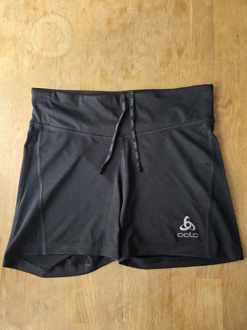 Odlo Pantaloni: Odlo Damen Essentials Mesh Shorts Grösse S – Usato da Luzern venduto da lso_ht7n 1