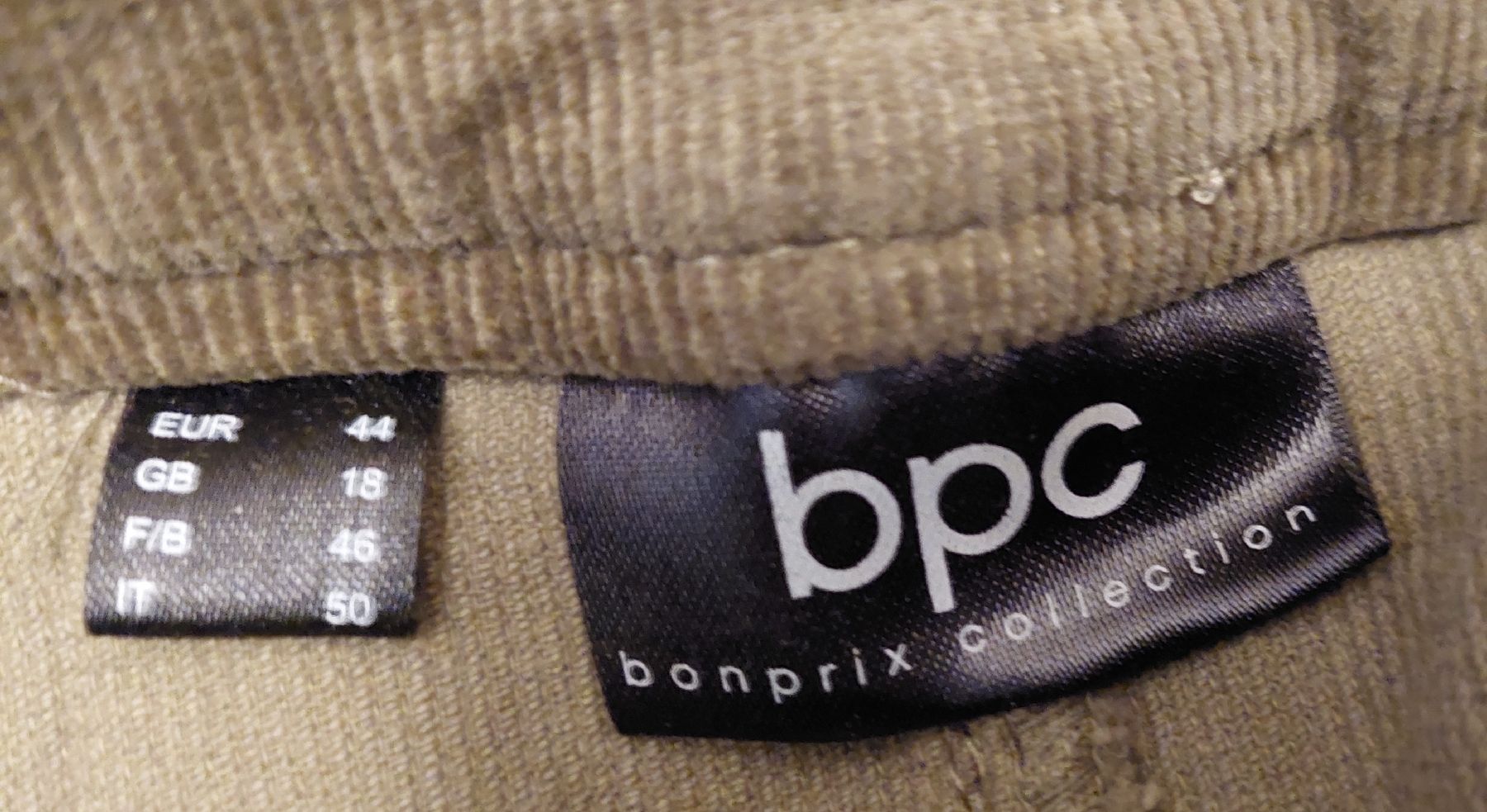 Röcke: BPC Cord Rock Gr. 44 / L - dunkel oliv - stretch – Gebraucht aus Oberwil BL von Hunajakakku 6