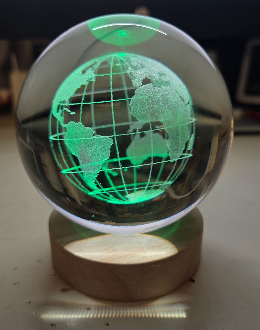 Altro in Decorazioni & Accessori: Bille en verre gravé globe terrestre avec support bois... – Nuovo (secondo la descrizione) da Lausanne venduto da OctobreRouge16