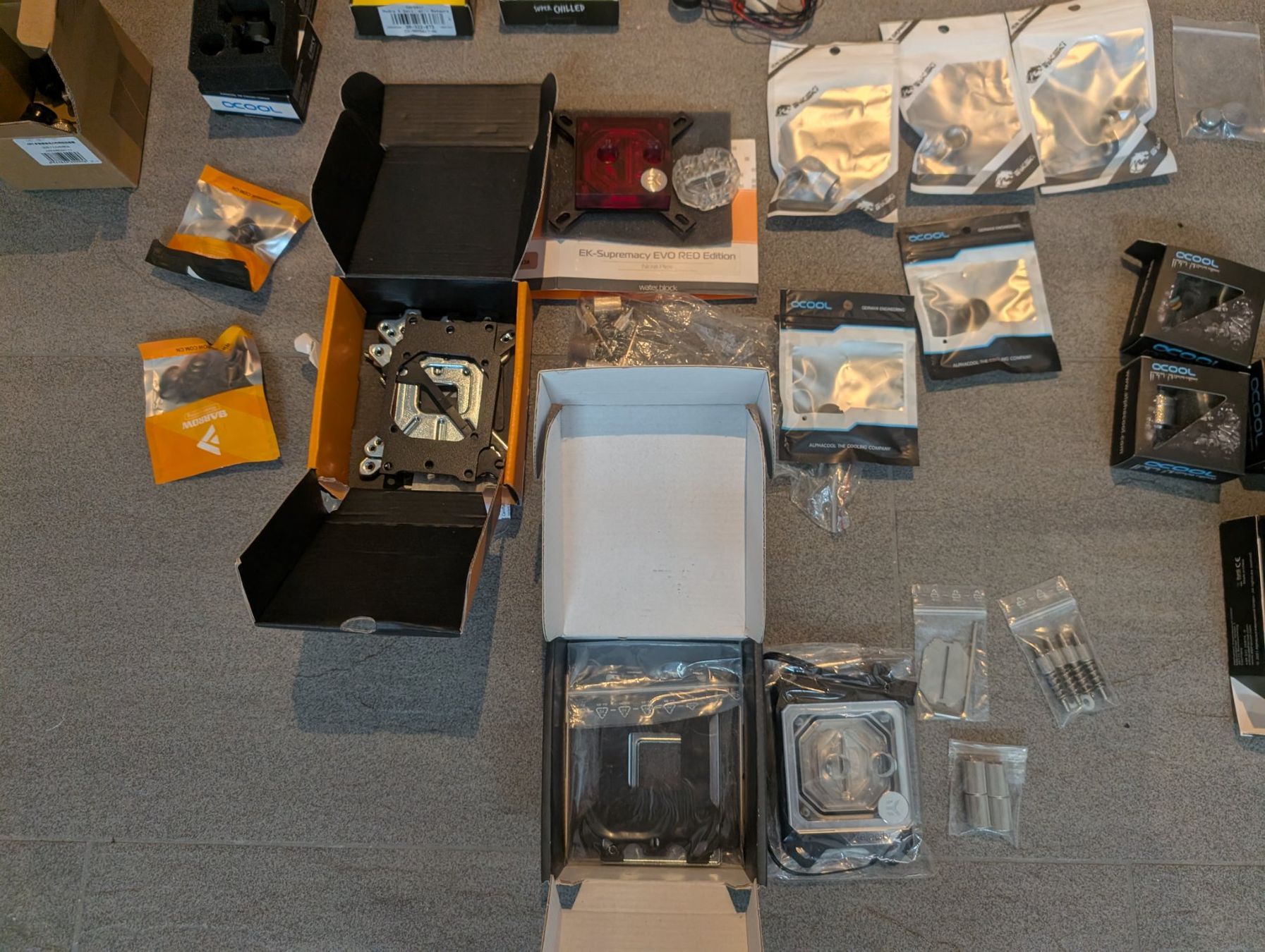 Composants électroniques: Div. Custom Loop Komponenten, Teilweise neu und ungebraucht – D'occasion à Schwarzenegg par Chiesa 2