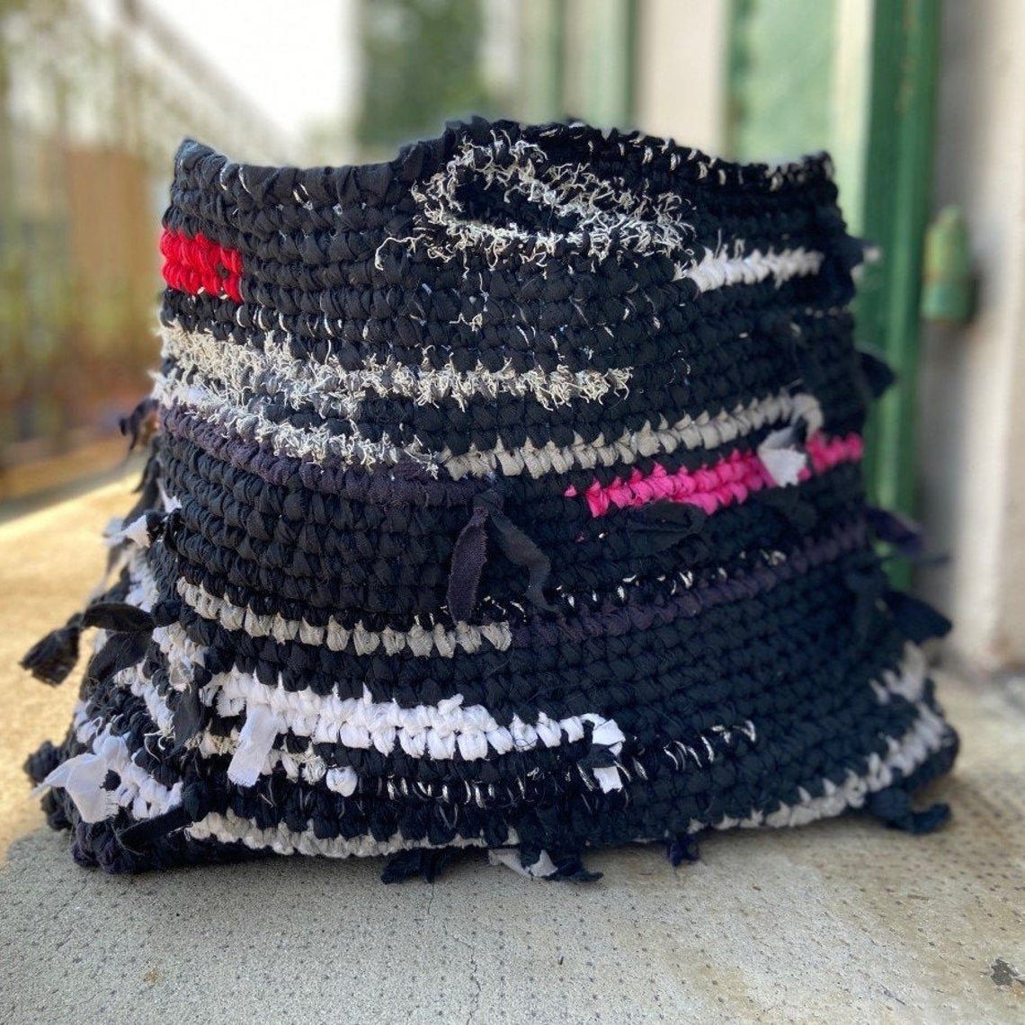 Borse da donna: SAC EN CROCHET HANDMADE! PIÈCE UNIQUE – Nuovo e nell'imballaggio originale da Locarno venduto da NicoNion