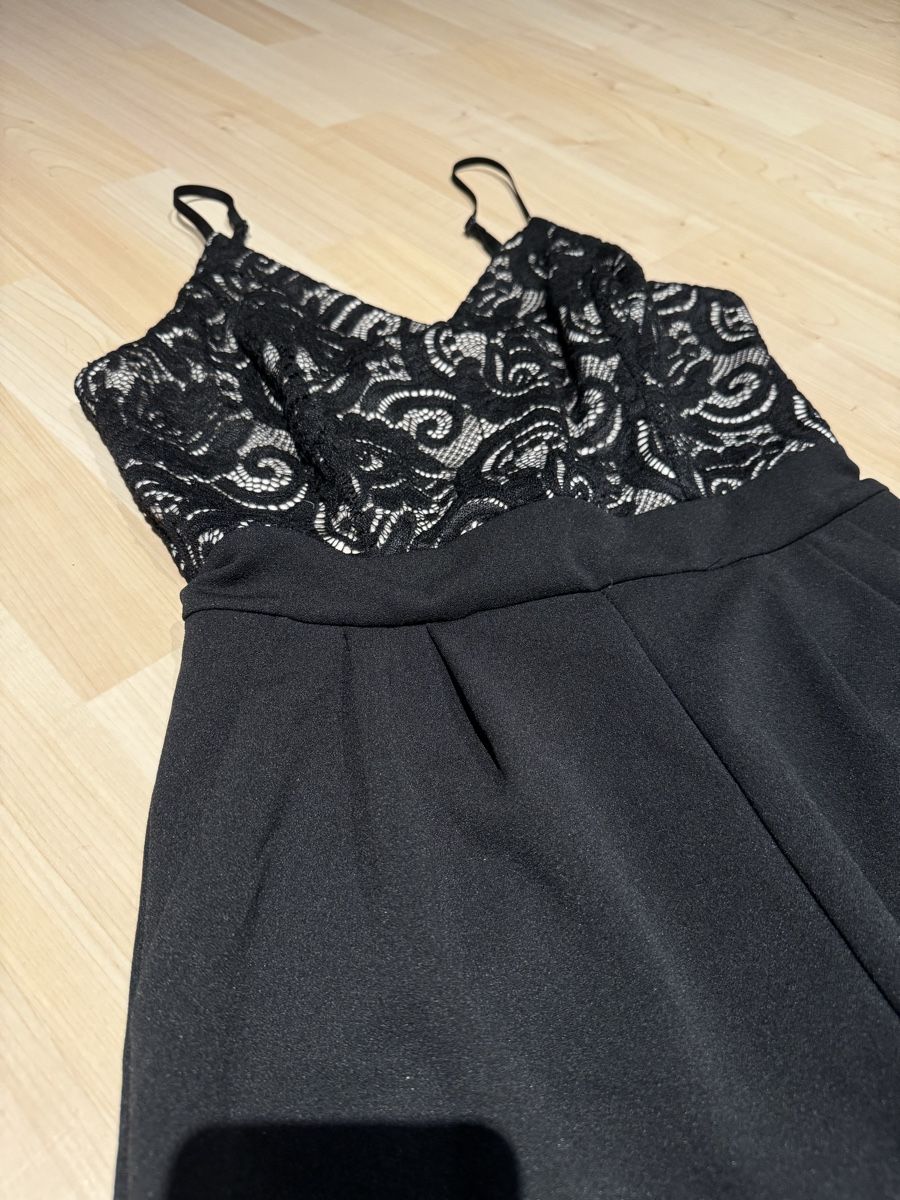 Tute: Schwarzer Jumpsuit mit Spitze Gr. S – Nuovo (secondo la descrizione) da Windisch venduto da Shakira085