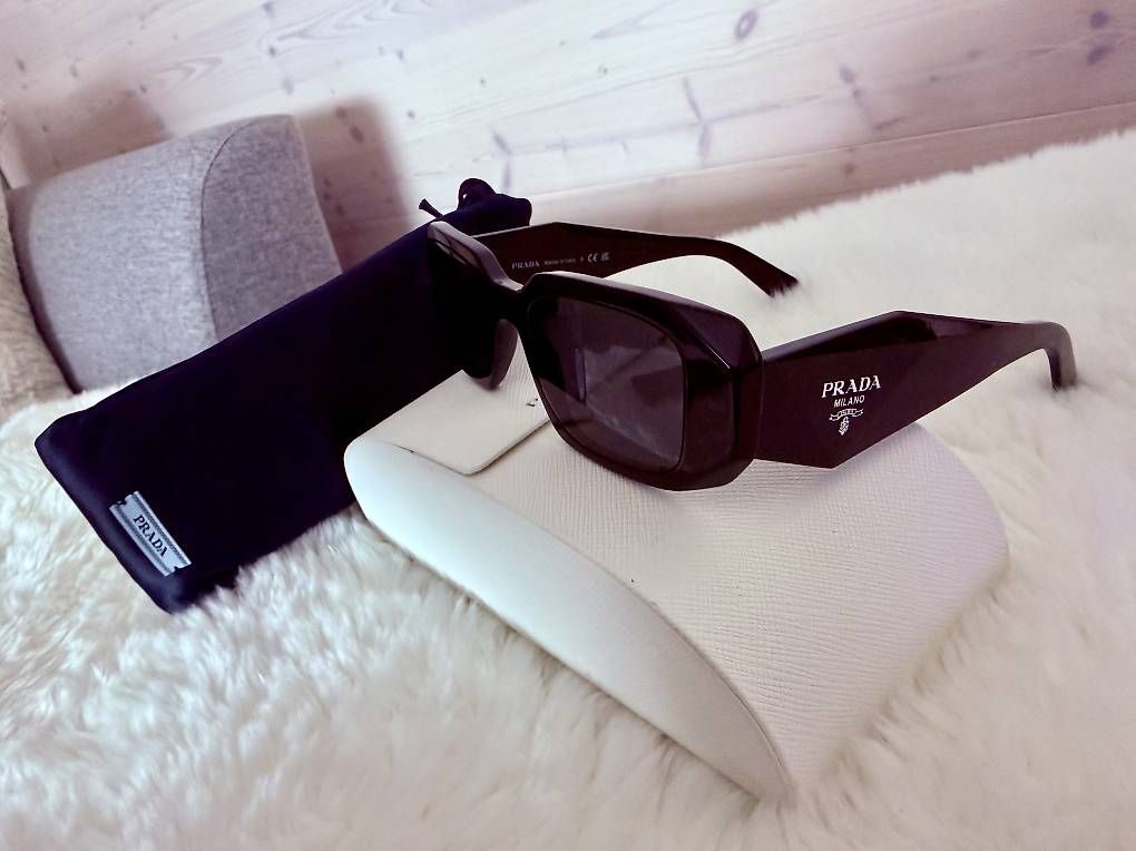 Occhiali & Lenti: Prada Sonnenbrille PR 17W Schwarz  – Usato da Malters venduto da T.Marcelo 1