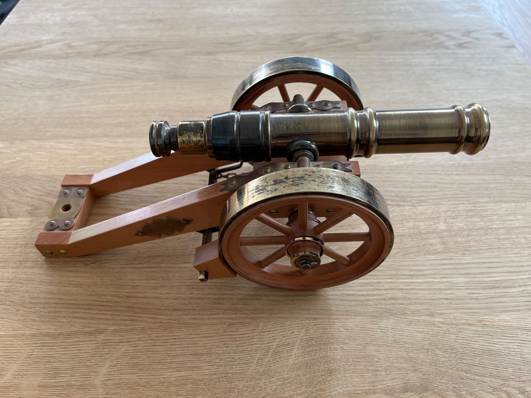 Kits de montage: Handgefertigte Messingkanone – D'occasion à Triesen par dardaleni 1