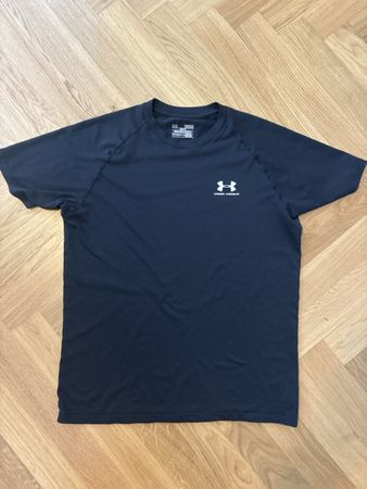 Under Armour T-Shirt Schwarz Grösse M guter Zustand