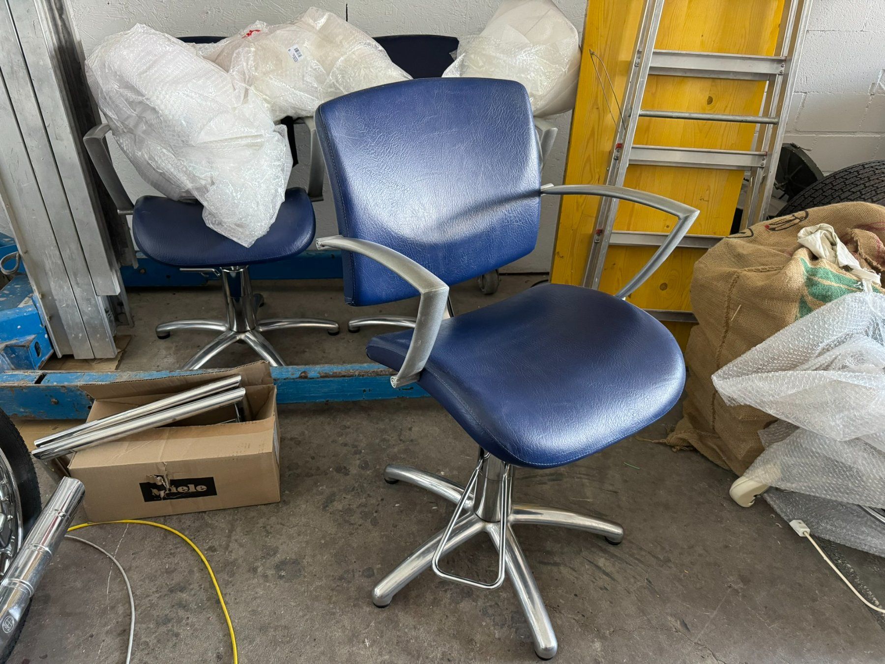 Poltrone: 2 Drehstühle, Coiffeurstühle, Pumpsessel – Usato da Ueberstorf venduto da hoster 3