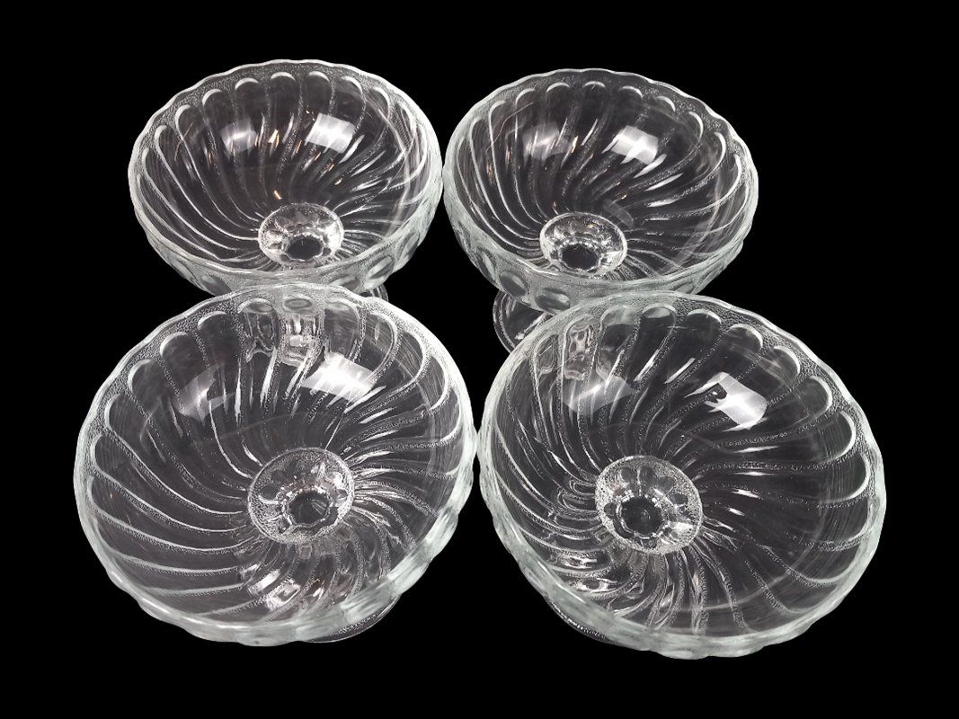 Bicchieri: Glasschalen (4 Stk.) – Usato da Hünenberg venduto da Restwert_Zug 1