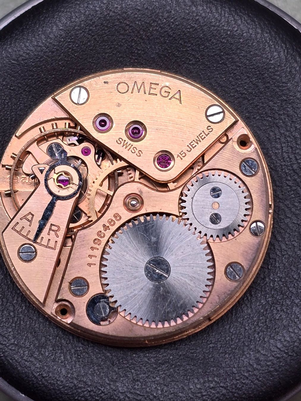 Omega Montres: Mouvement Omega 30 T2 PC – Défectueux à Tramelan par Nirdan