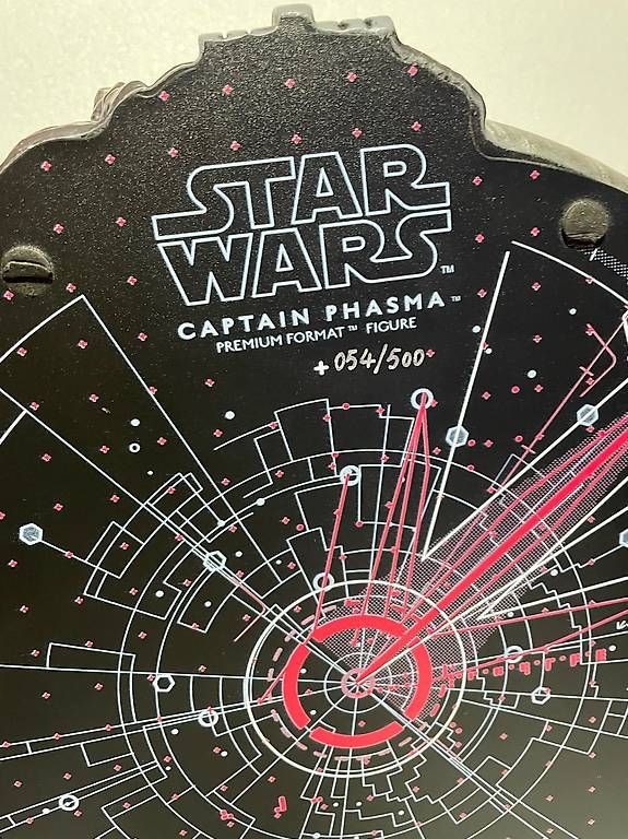 Figuren: Captain Phasma - Star Wars - Premium Format Statue Sideshow – Gebraucht aus St. Gallen von ManuelSt. 4