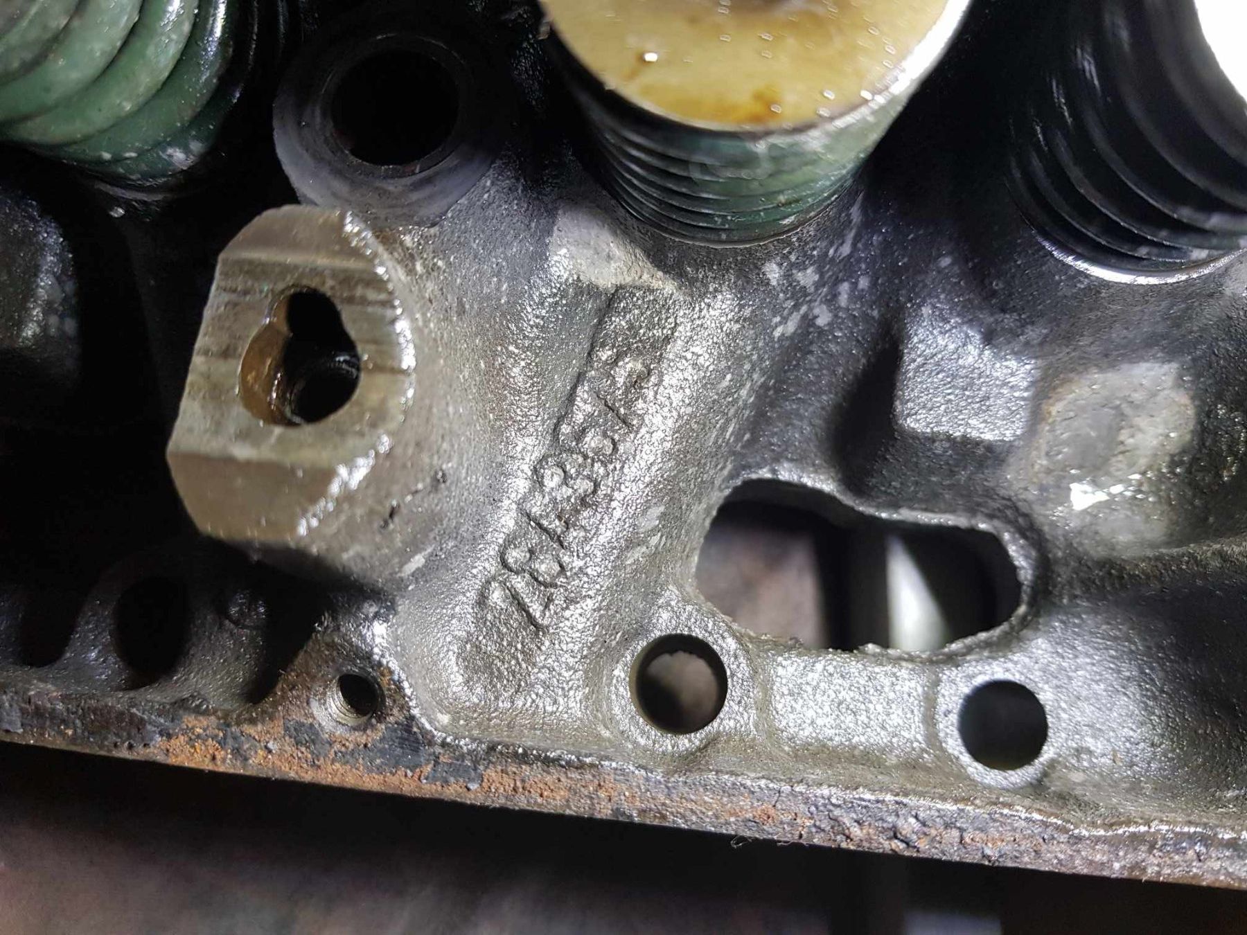 Chrysler Tutti pezzi di ricambio auto: Zylinderkopf   Chrysler Small Block – Usato da Niedergösgen venduto da usc_tt5r 3