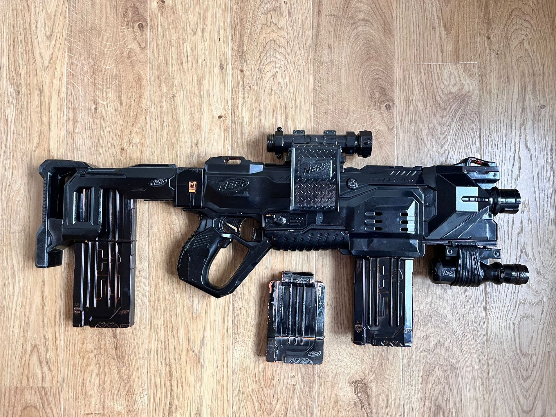 Nerf Giocattoli: NERF CUSTOMIZED FARBE SCHWARZ – Usato da Oberentfelden venduto da May03