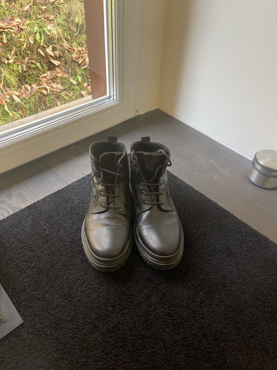 Scarpe da uomo: Schwarze Winterboots, Top Zustand, Grösse 41 – Usato da Küssnacht am Rigi venduto da Vito25