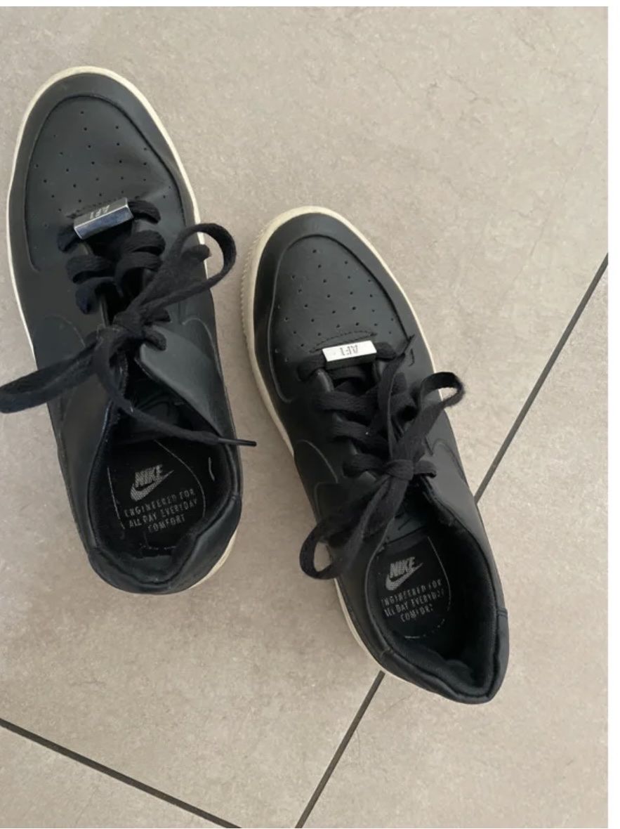 Nike Damenschuhe: Basket Nike – Gebraucht aus Sion von bru_xj6r 2