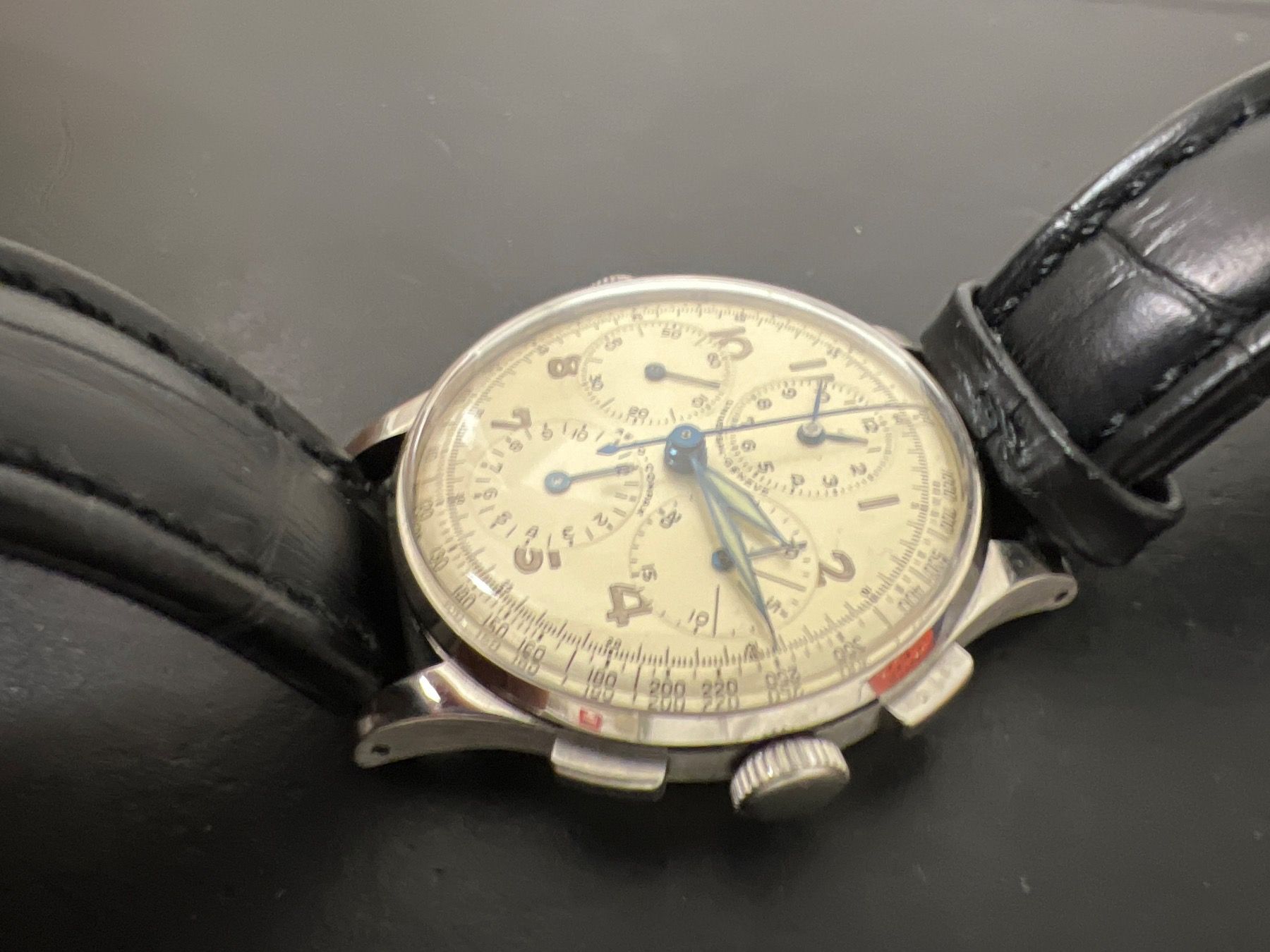 Universal Genève Uhren: Universal Geneve Aero Compax 37 mm Gepflegt – Gebraucht aus Pfeffingen von  1