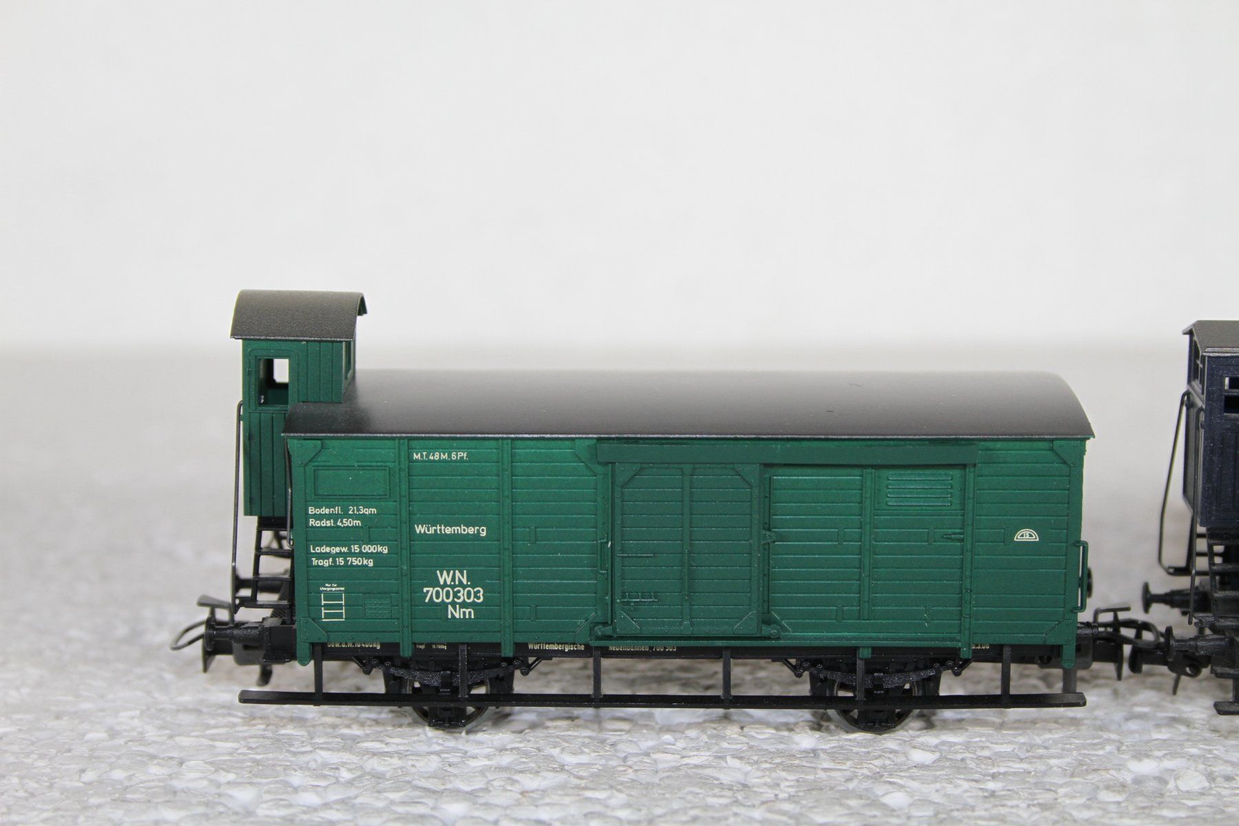 Märklin Modellini di ferrovie: Märklin 2 Güterwagen – Usato da Triesen venduto da gleis8 1
