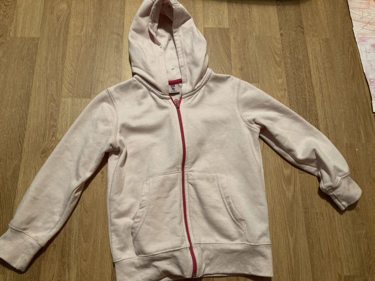 Giacche & Cappotti: Mädchen Sweatjacke Gr. 110 – Usato da Emmenbrücke venduto da JJ_89