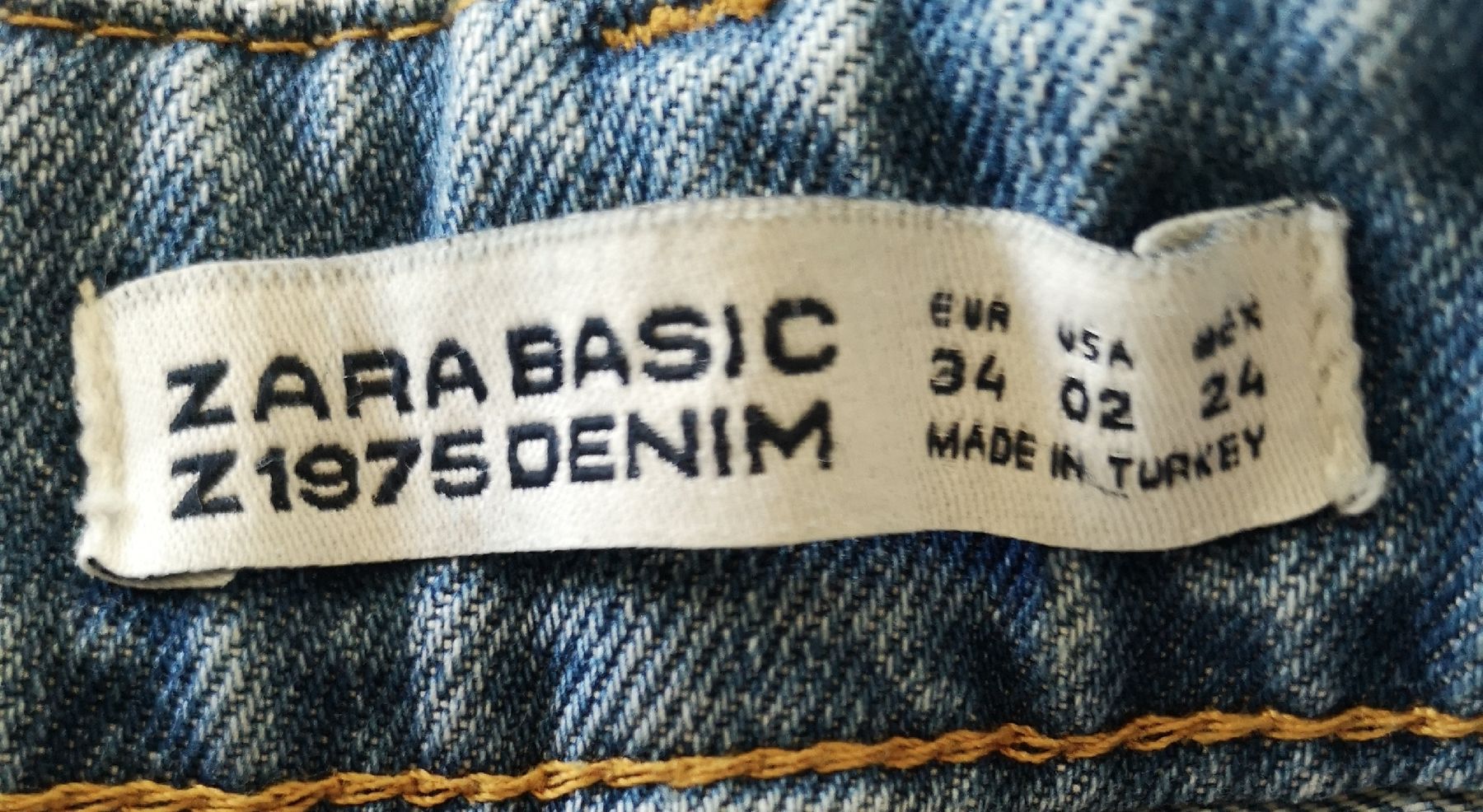 Jeans: Jeans-Hotpans Gr. 34 - Spendenaktion – Usato da Unterkulm venduto da Beljasch 7