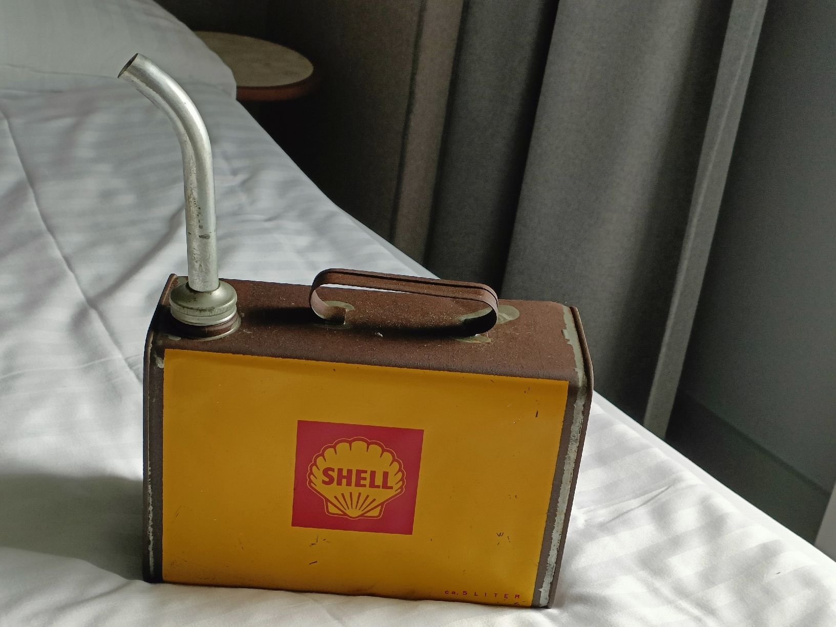 Shell Insegne: Alter Original Shell Kanister mit Einfüllstutzen – Usato da Brugg AG venduto da Ente015 1
