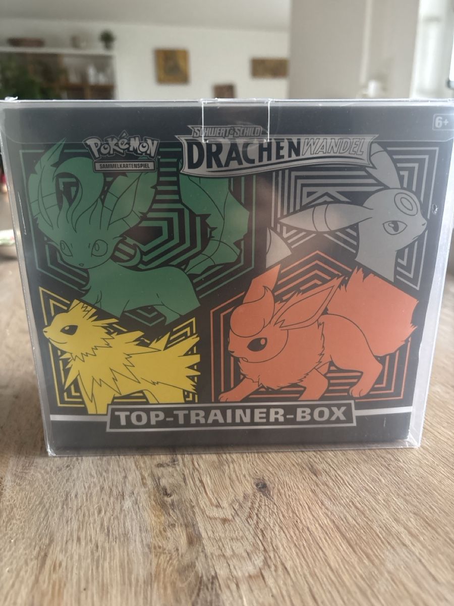 Pokémon Carte collezionabili: Pokemon Top Trainer Box Evolving Skies. New & sealed! – Nuovo e nell'imballaggio originale da steinhausen venduto da pat_nc2x
