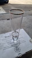12 Verre tulipe/pilsner sur pied fuselé.