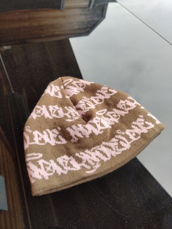 MOST WANTED BEANIE BROWN  