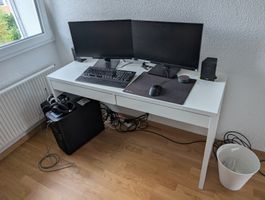 Schreibtisch 