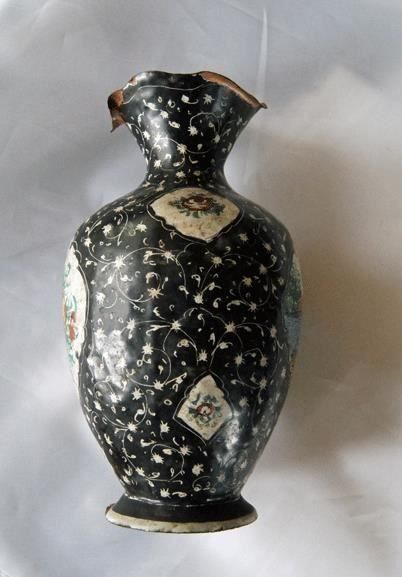Vasi & Recipienti: Interessante antike emaillierte Vase – Difettoso da Geroldswil venduto da ARTEFACTO 1