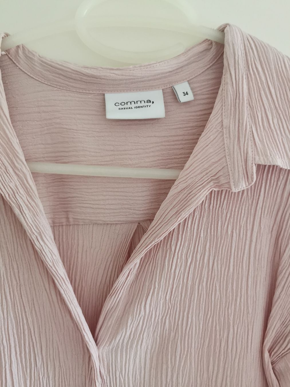 Comma Blusen: Crinkle Bluse von comma 34 – Gebraucht aus Sempach von .1SecondBrands. 1