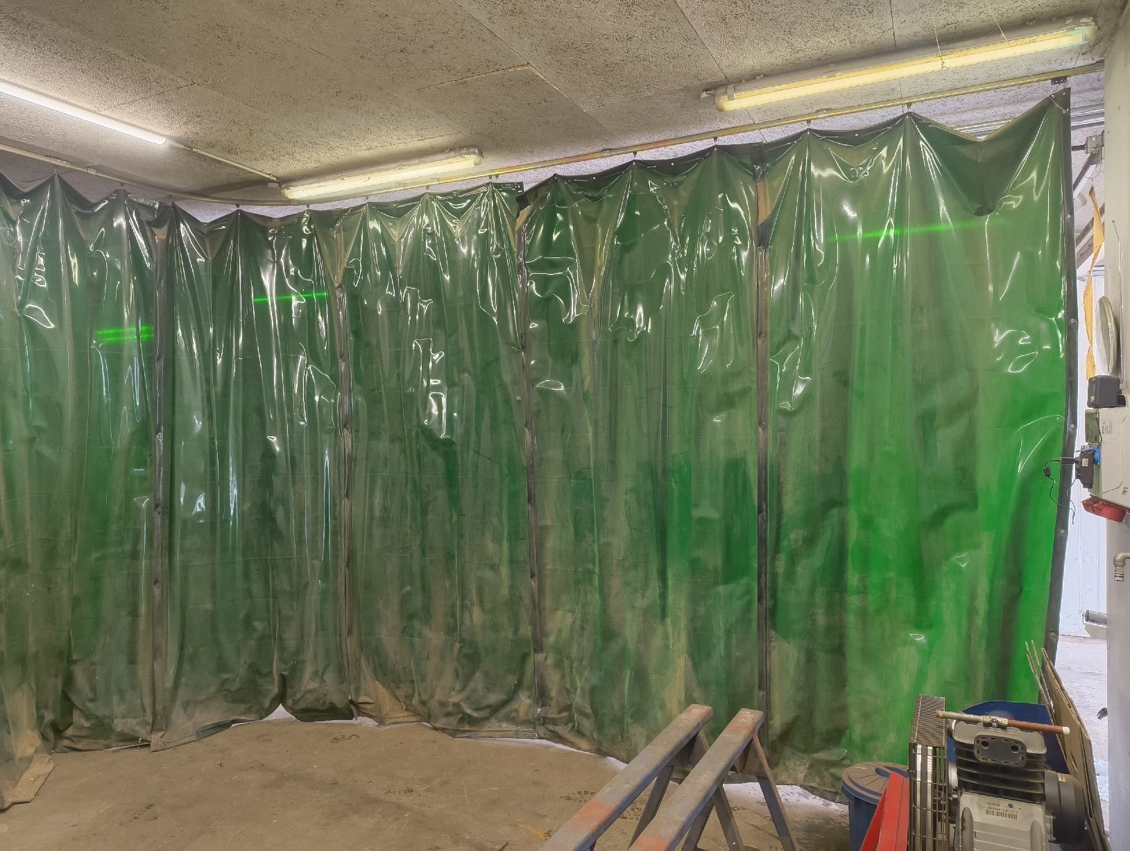 Metall- & Schlosserei Sonstiges: Schweissvorhang – Gebraucht aus Neuägeri von Rapid95