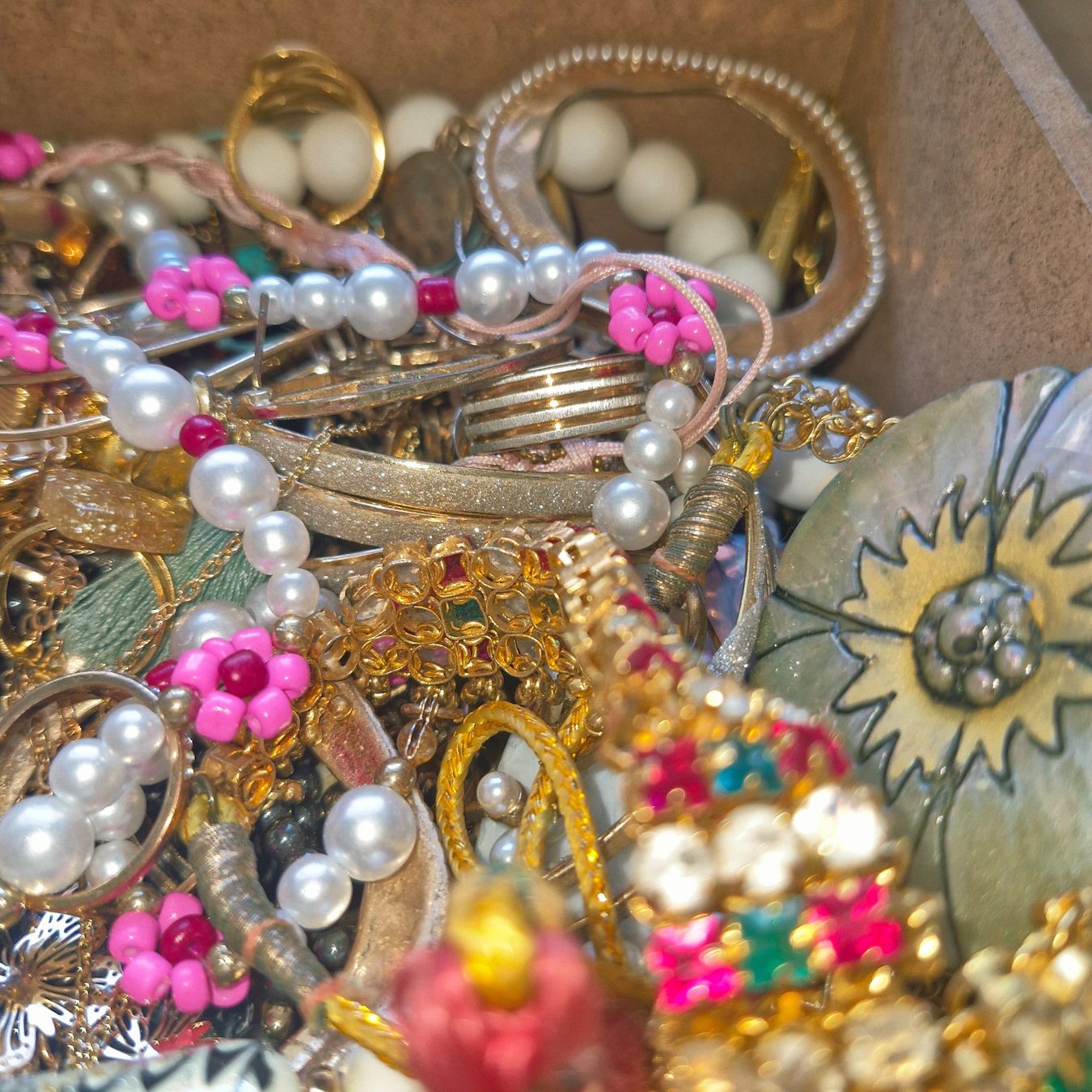 Sonstiger Schmuck: boîte à bijoux mystères dorée – Gebraucht aus Neuchâtel von yas_zdb7 1