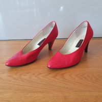 Escarpins à talons en cuir- Bata- pointure 38
