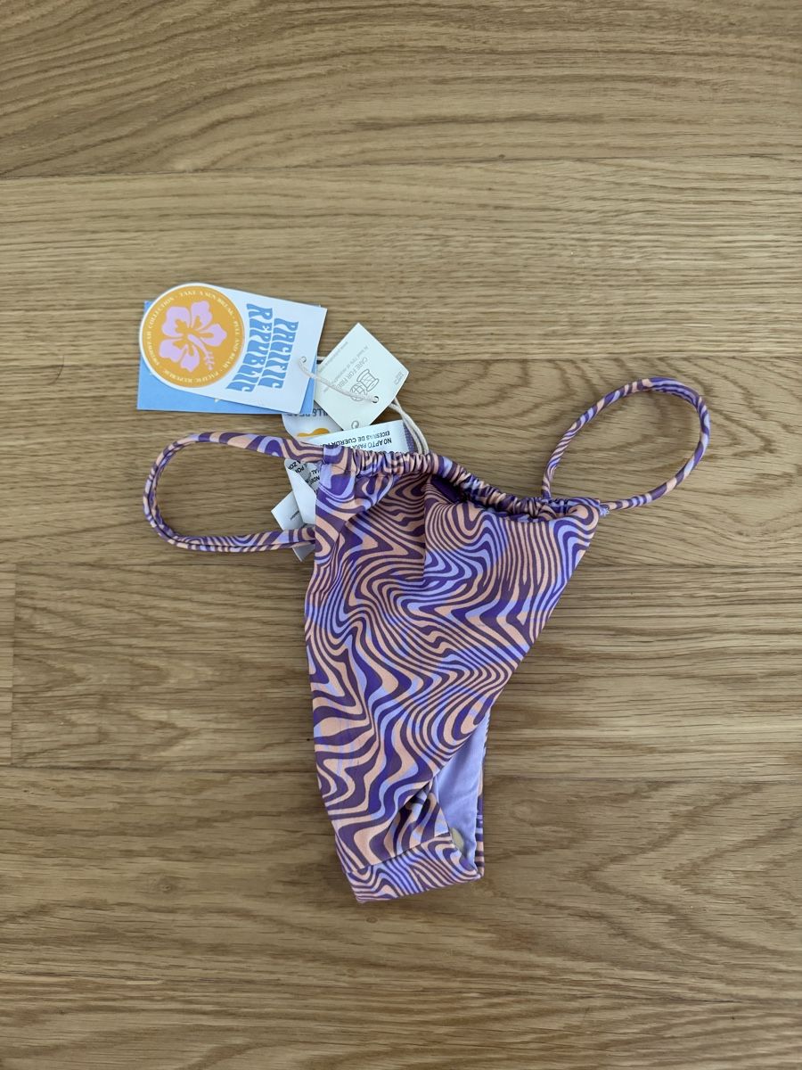 Badekleider & Bikinis: Bikini Bottoms Pull&Bear Size S New with Tags – Neu (gemäss Beschreibung) aus Zürich von ErnstS_23 2