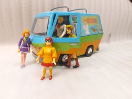Scooby-Doo Mystery Machine van with 4 characters - 2005