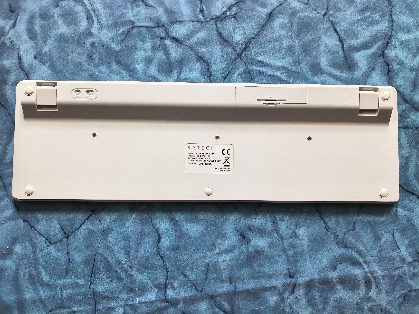 Satechi Tastiere: Satechi Bluetooth Keyboard - White, Used. – Usato da Zürich venduto da TrainLine 2