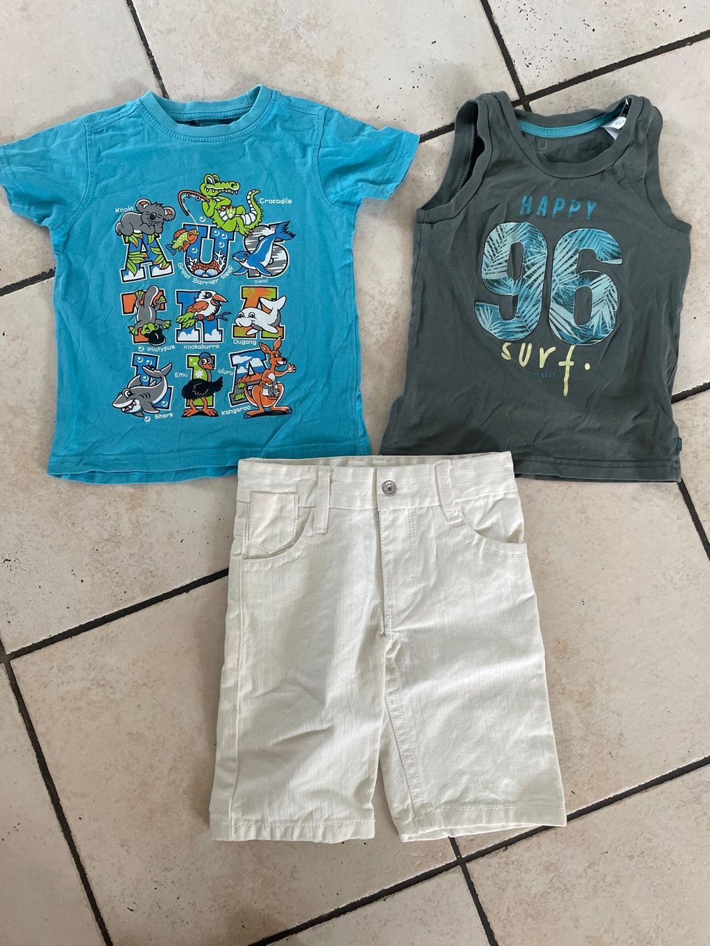 Okaidi Lotti & Set di vestiti: Cooles Okaidi Kleiderpaket Gr.98/104 – Usato da Obergerlafingen venduto da cabo4