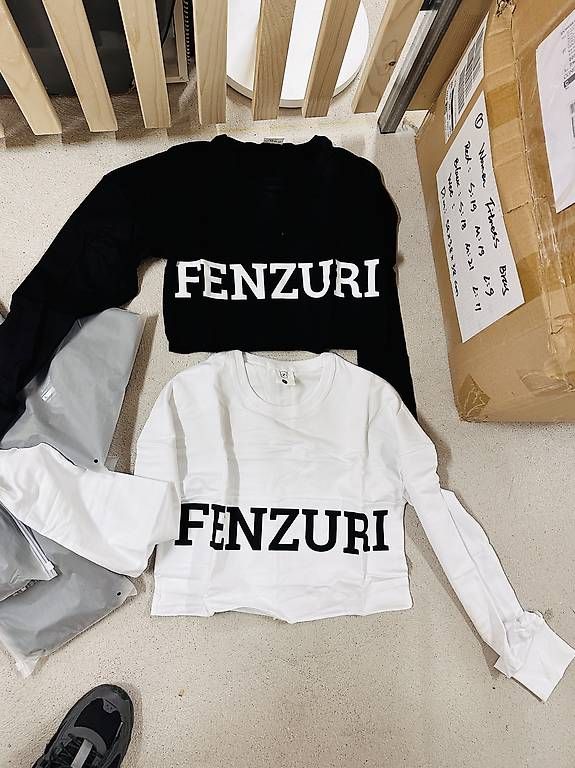 Maglioni & Felpe: Neue Damen Crop-Top Pullover | Grössen SL  – Usato da Zürich venduto da KMA8051