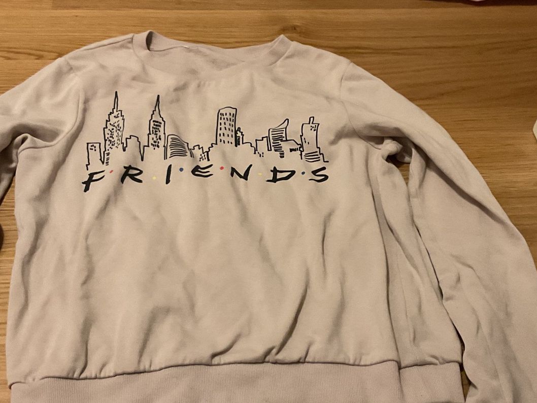H&M Pullover & Sweatshirts: Friends Pullover – Gebraucht aus Pfeffingen von Marc4148 1