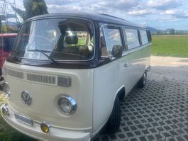 VW Bus T2 Oldtimer Camper zweifarbig sehr guter Zustand