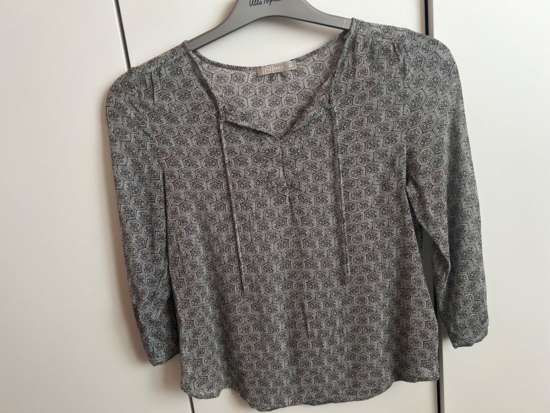 Nile Blusen: Nile Bluse gr XS 100% Viskose – Gebraucht aus Scherz von Mandarine8 4