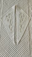 Antiker schöner Spitzenkragen, Broderie anglaise Ecru